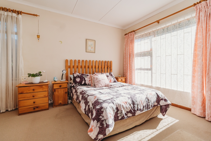 2 Bedroom Property for Sale in Denneoord Western Cape